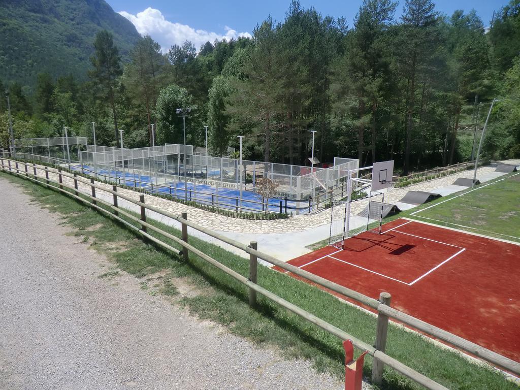 Camping L'Espelt La Pobla de Lillet Exteriör bild