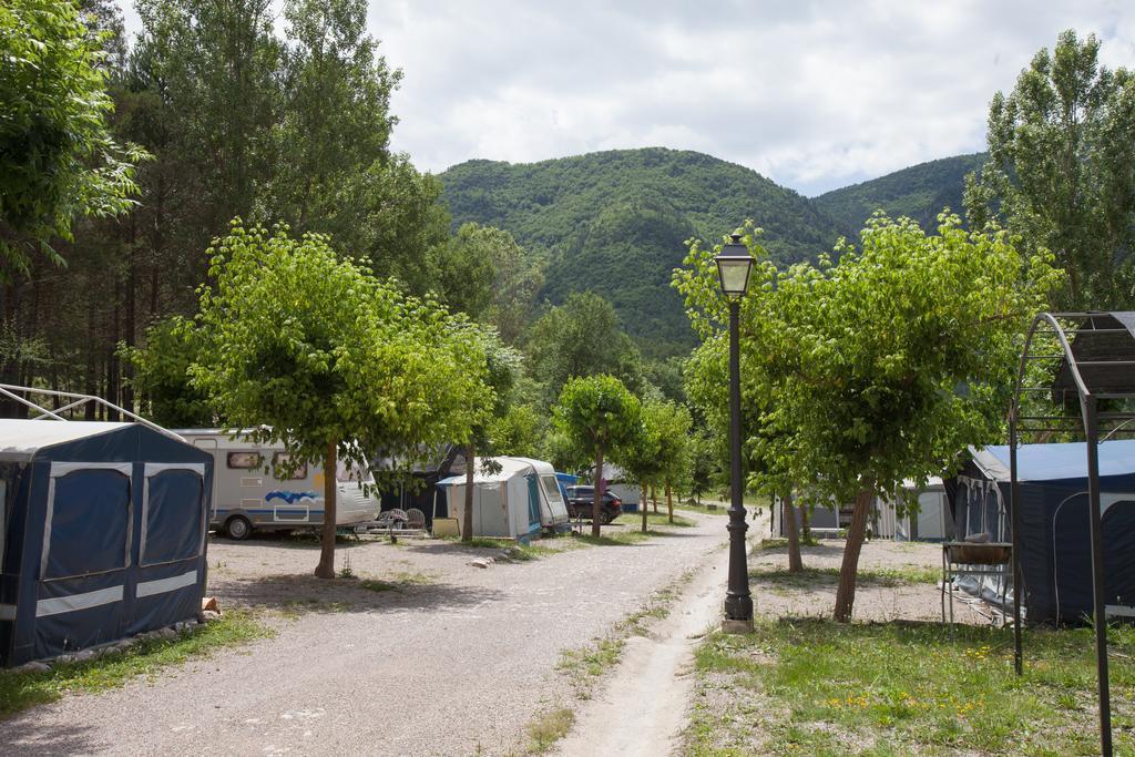 Camping L'Espelt La Pobla de Lillet Exteriör bild