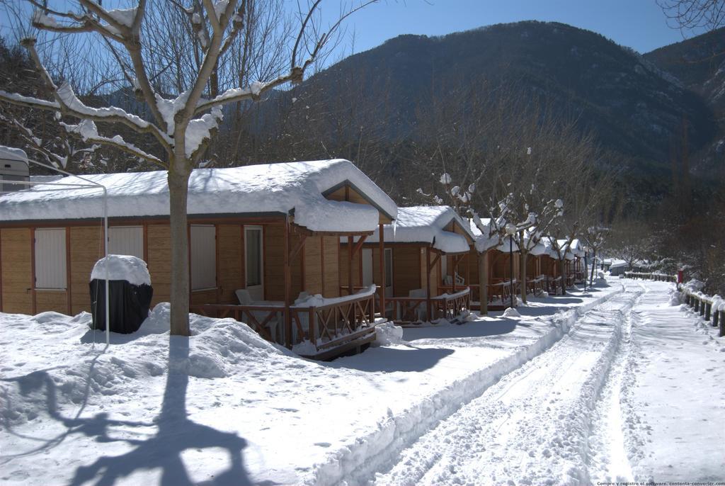 Camping L'Espelt La Pobla de Lillet Exteriör bild