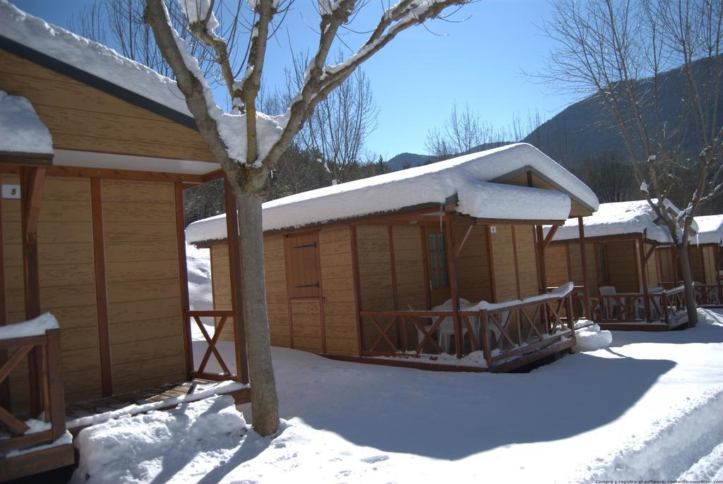 Camping L'Espelt La Pobla de Lillet Exteriör bild